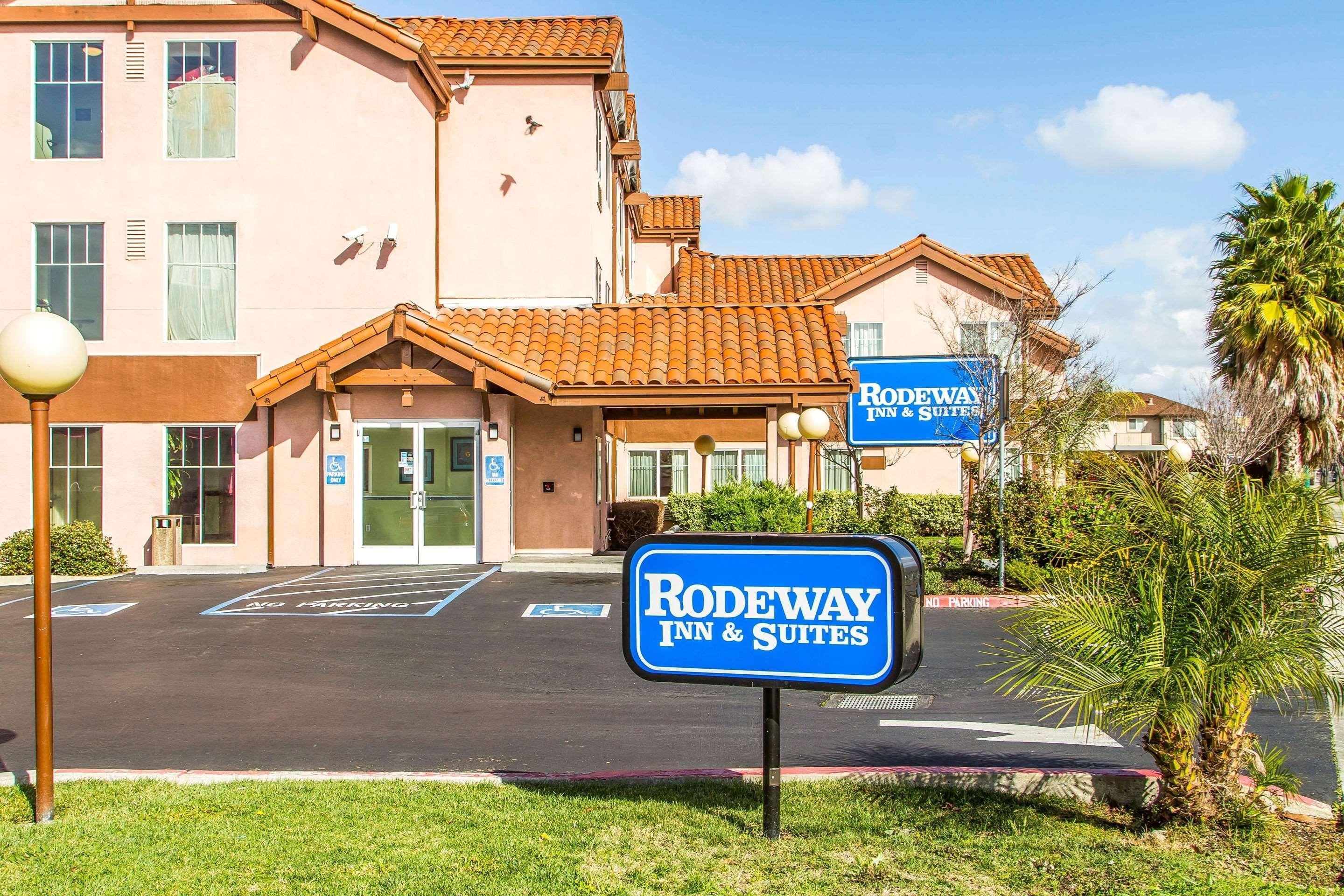 Rodeway Inn & Suites Hayward Buitenkant foto